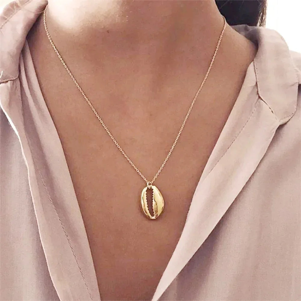 Women's Beach Shell Gold-plated Edge Pendant Necklace - Viexta