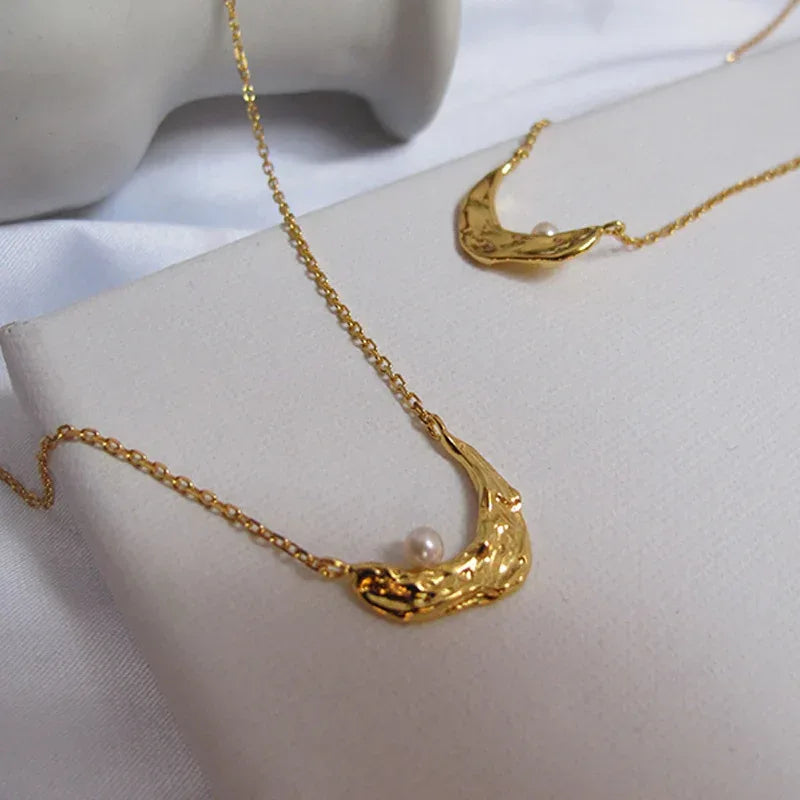Crescent Clavicle Chain - Viexta