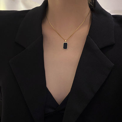 Niche 18K Gold Black Necklace