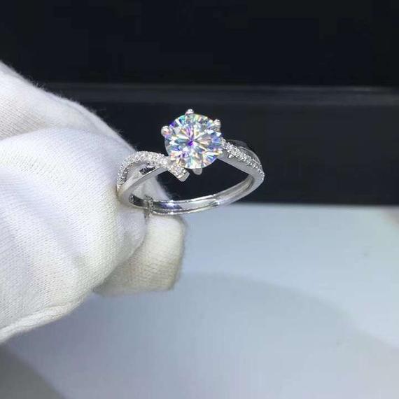 zircon-engagement-ring - Viexta