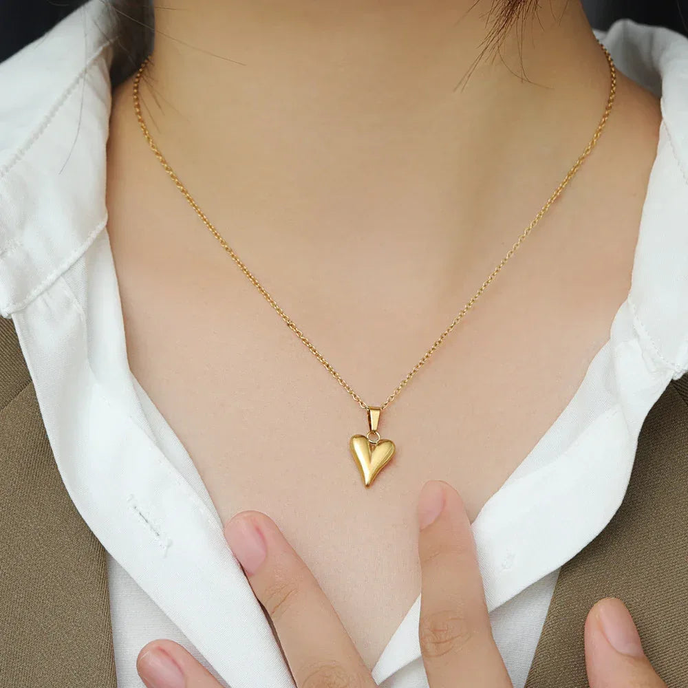 Extravagant Love Heart Women's Necklace - Viexta