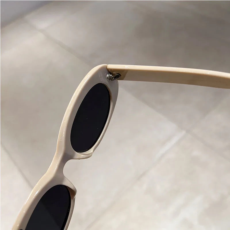 Retro Oval Sunglass