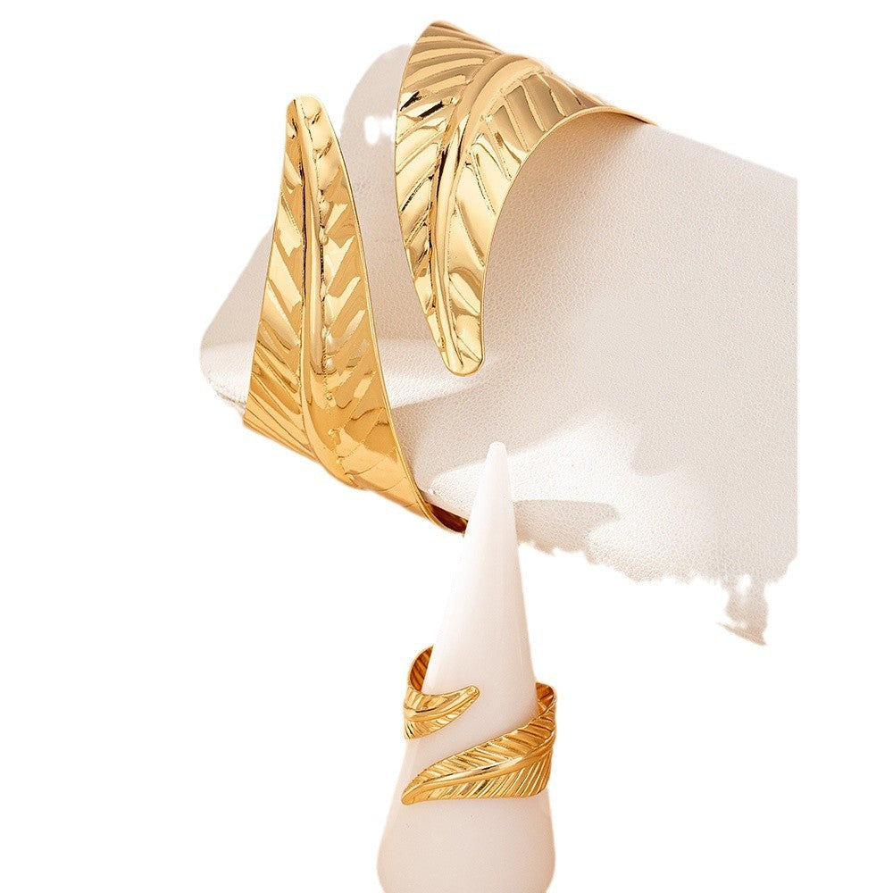 womens-brass-open-bracelet