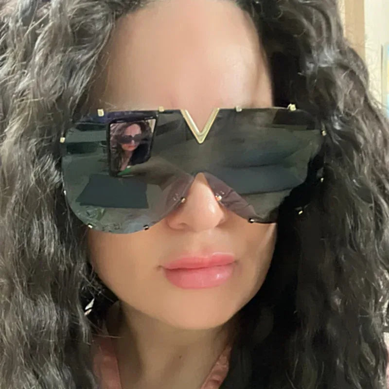 Metal Conjoined Rivet V-shaped Sunglasses - Viexta