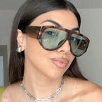 Women's Fashionable Sunglasses - Viexta