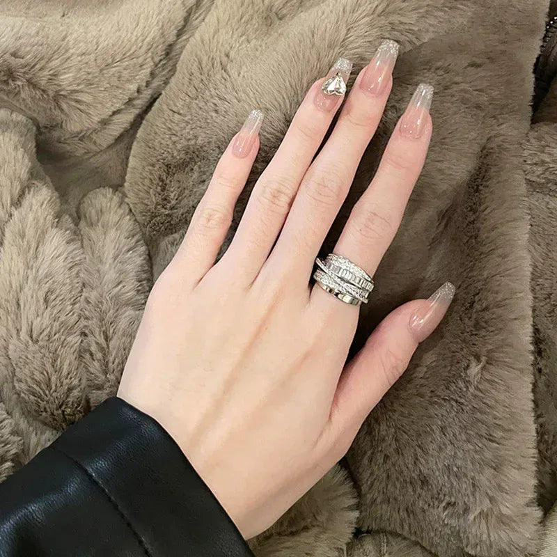 new-tide-twist-zircon-ring - Viexta