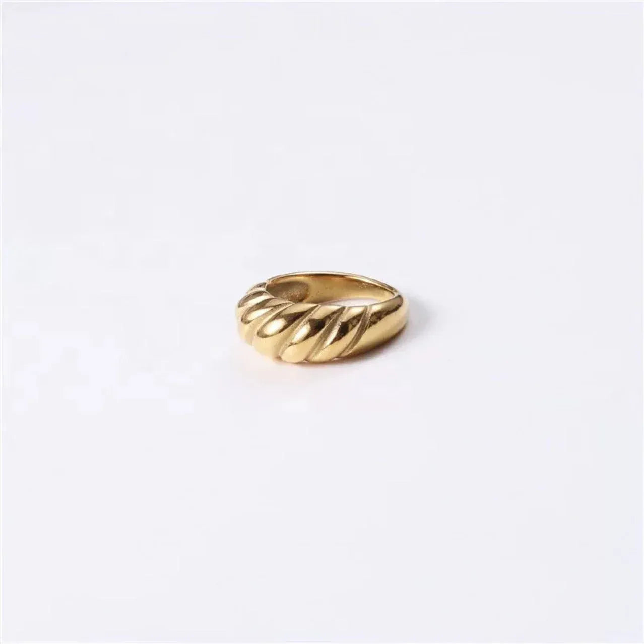 niche-horn-titanium-steel-18k-gold-plated-ring - Viexta