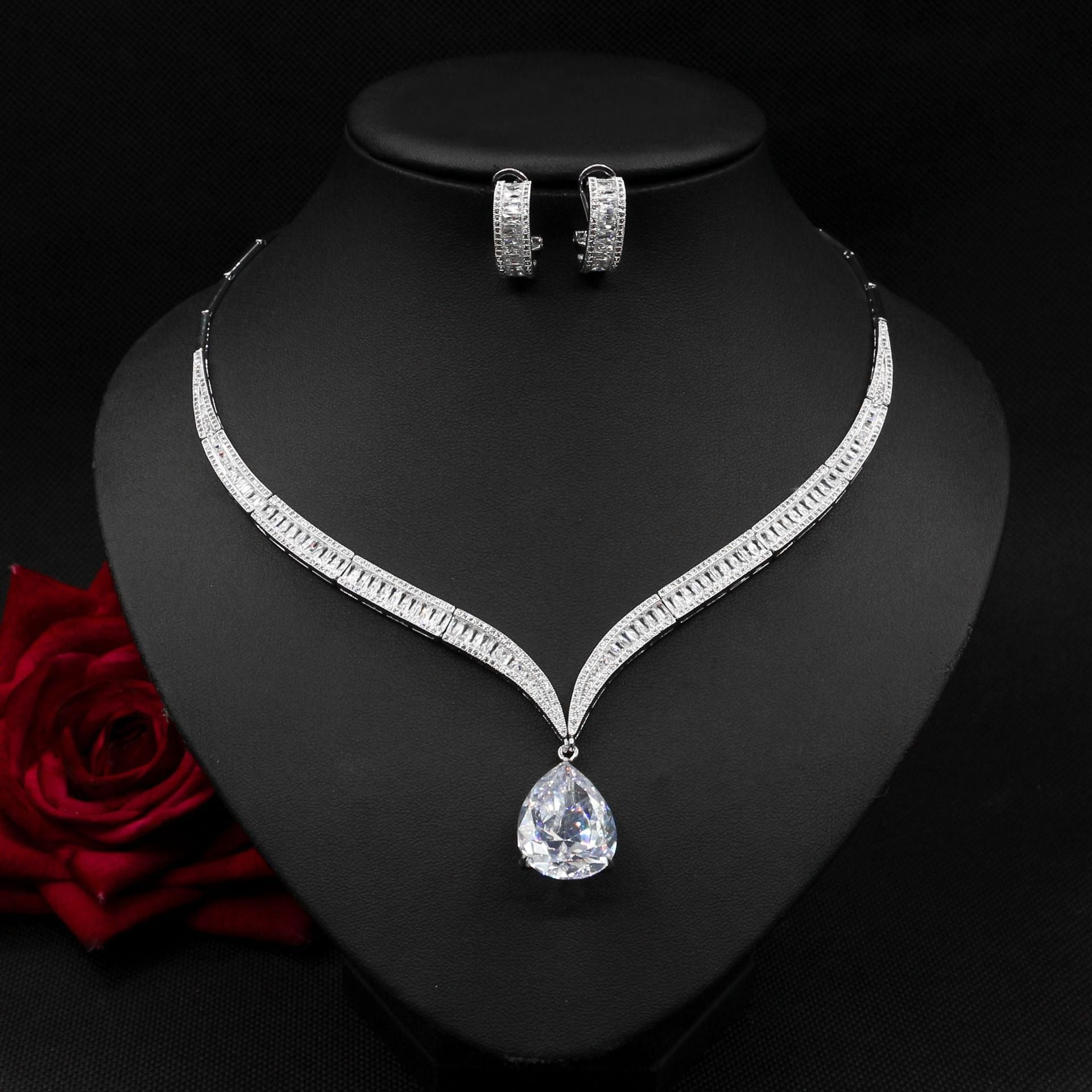 water-drop-zircon-clavicle-necklace-and-earring-set