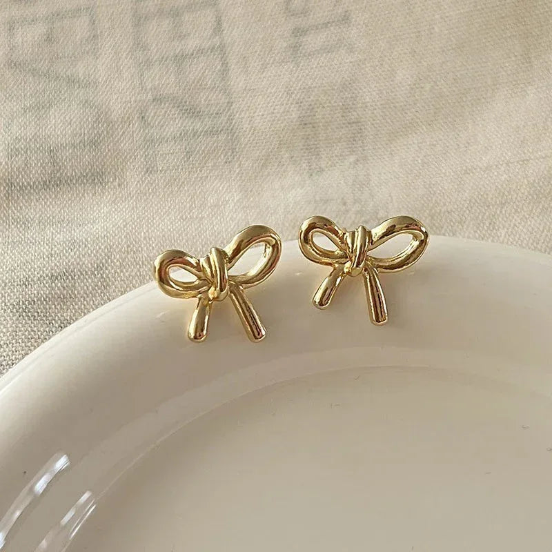 Retro Hong Kong Golden Versatile Earrings - Viexta