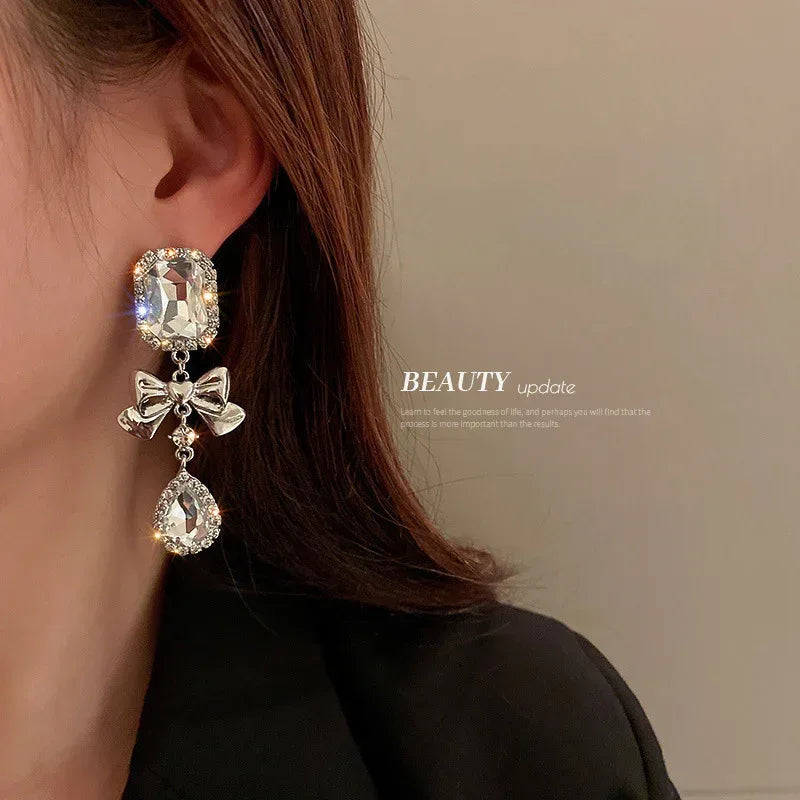 Diamonds Geometric Bow Drop Earrings - Viexta