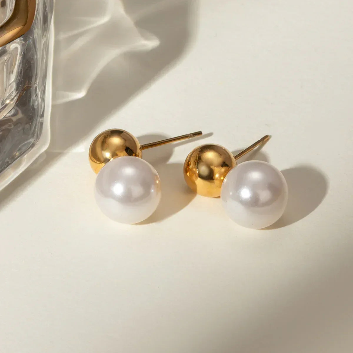 Nautica Dome Pearl Earrings - Viexta