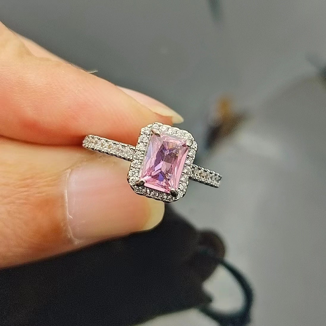 Ornament Niche Zircon Ring