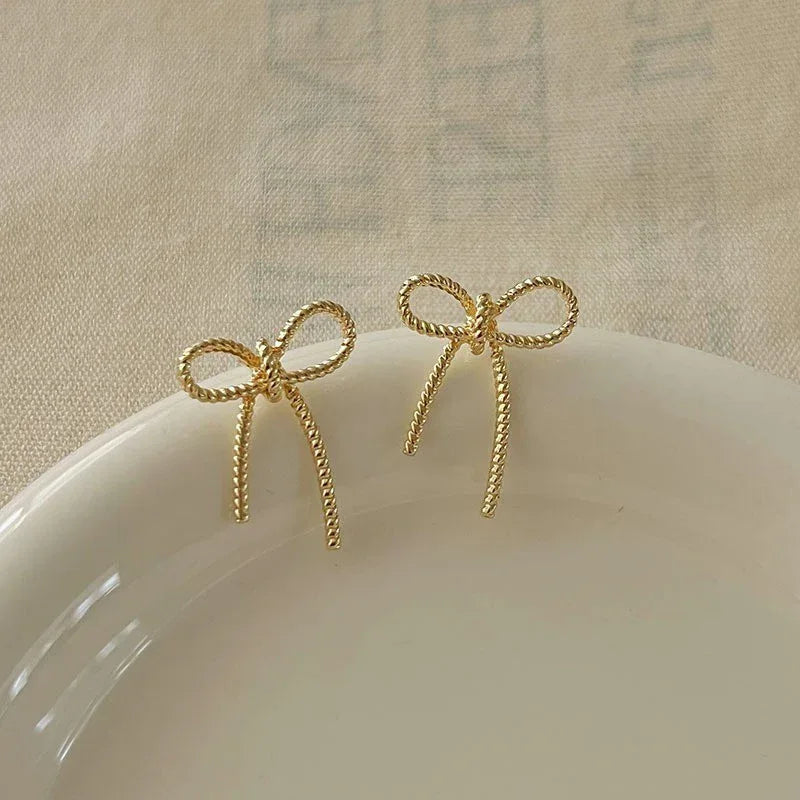 18k-retro-hong-kong-elegant-ear-studs - Viexta