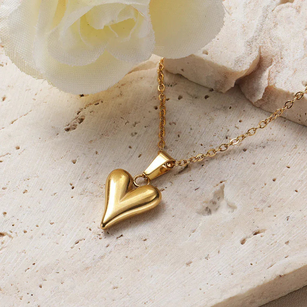 Extravagant Love Heart Women's Necklace - Viexta