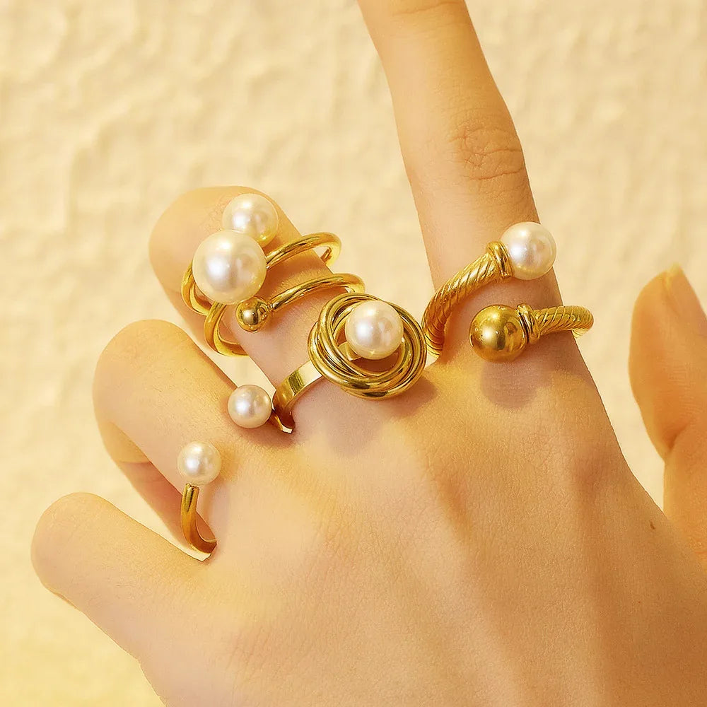 High-End Pearl And Zircon Ring