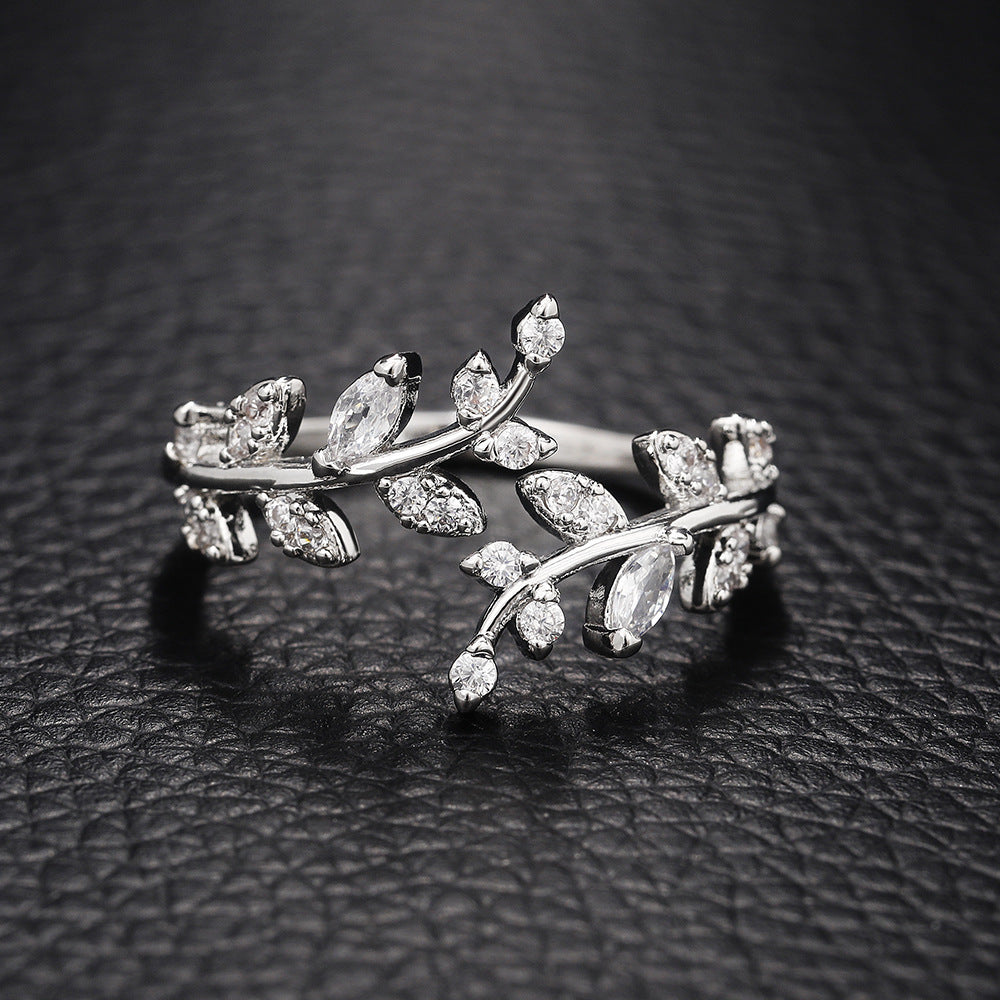 Adjustable18k Leaf Ring