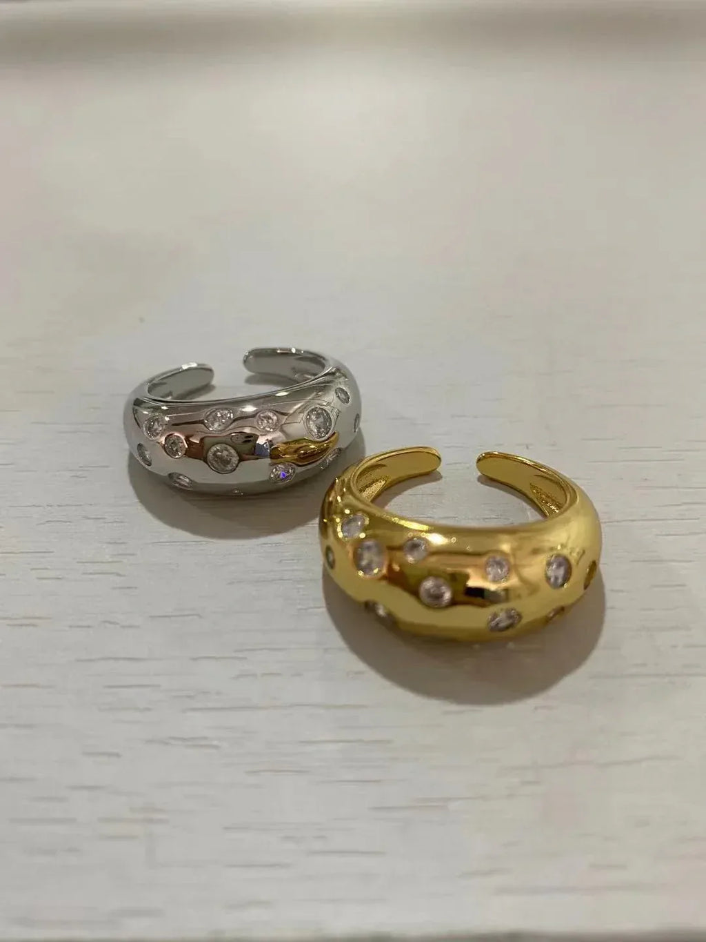 Inlaid Zircon Adjustable Ring - Viexta