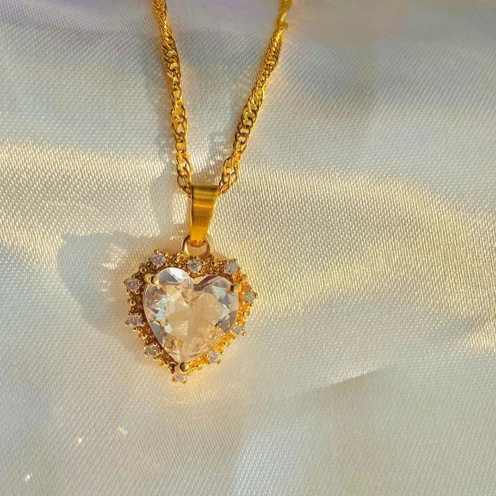 Colorful Rhinestones Heart-shaped Necklace - Viexta