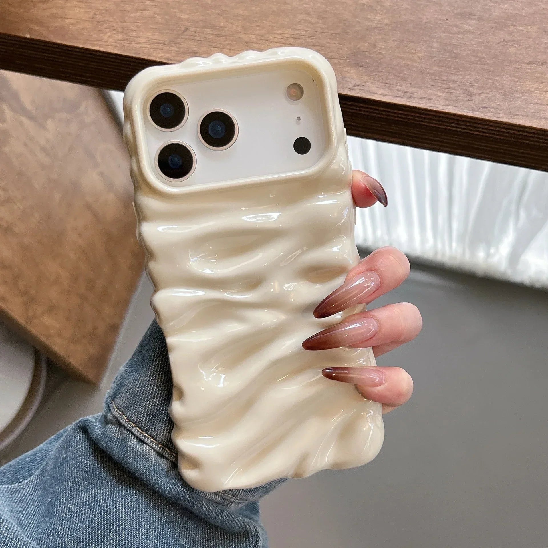 Three-dimensional Pleated iPhone case - Viexta