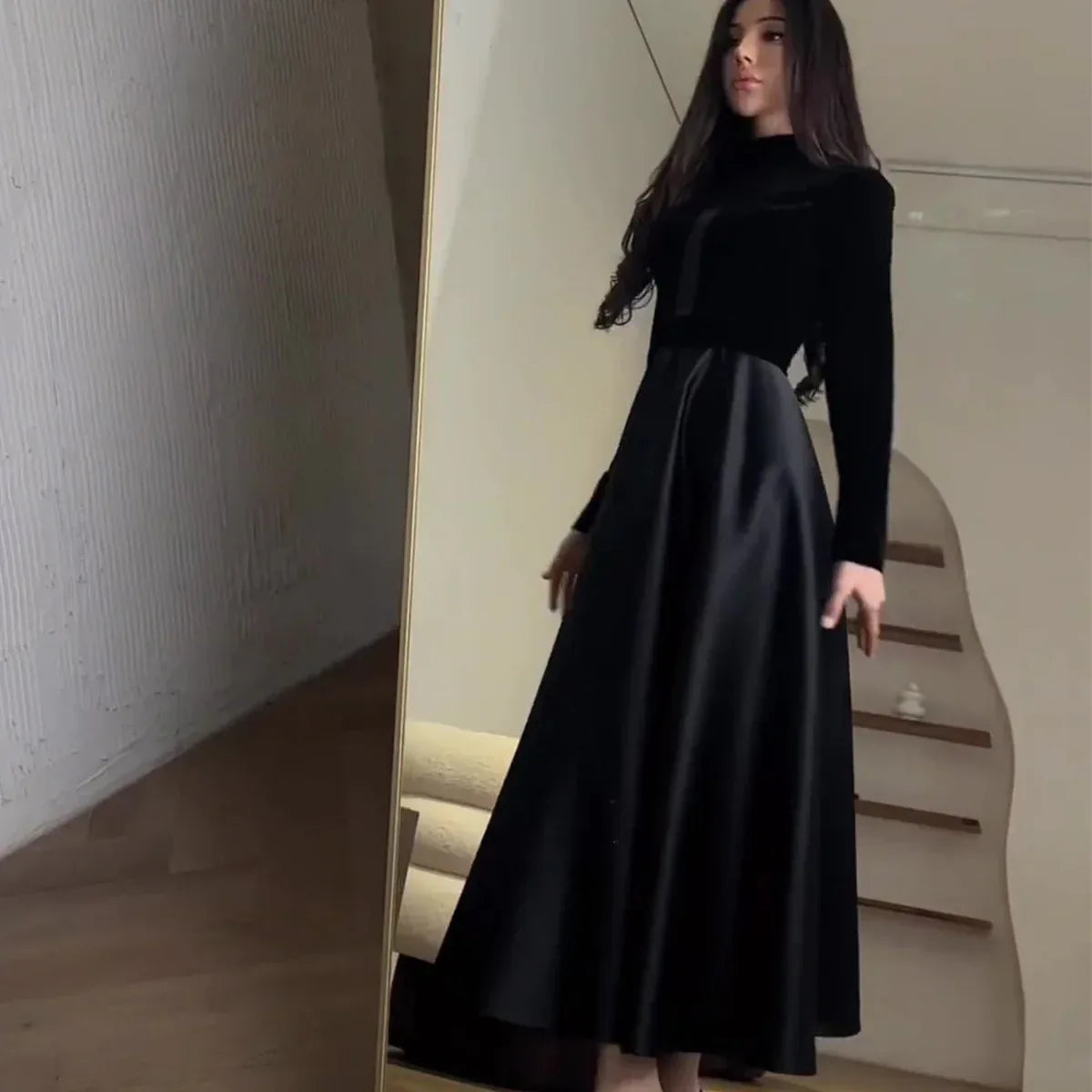 Gold Velvet Round-neck Long-sleeved Dress - Viexta