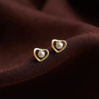 heart-pearl-stud-earrings - Viexta