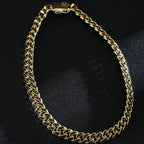 diamond-inlaid-necklace