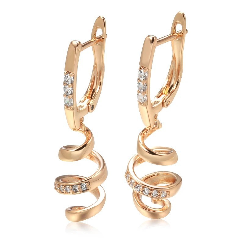 Luxe D-shaped Earring