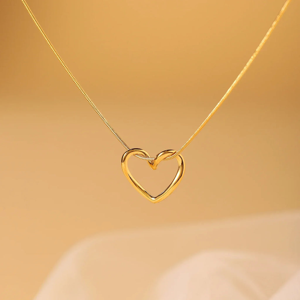 Hollow Heart Necklace - Viexta