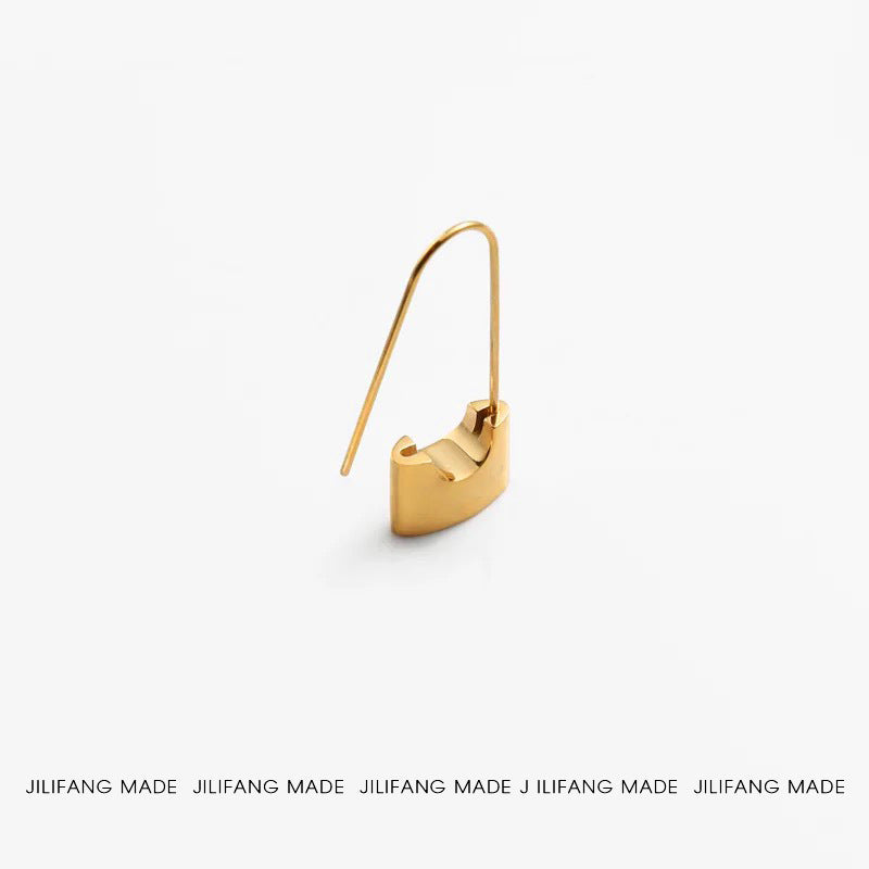 Retro pin lock earrings