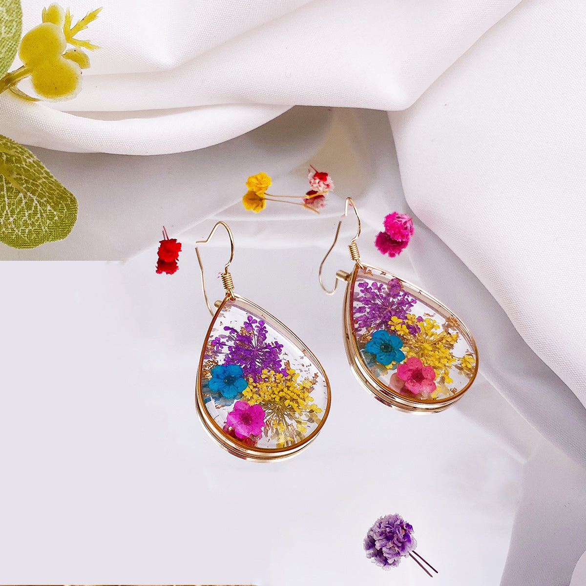 Drop-shaped Natural Dried Flower Earrings