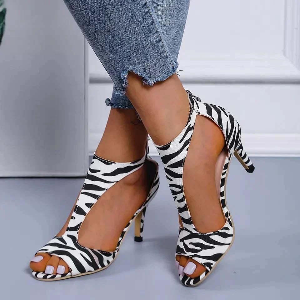 Zippered High Heel - Viexta