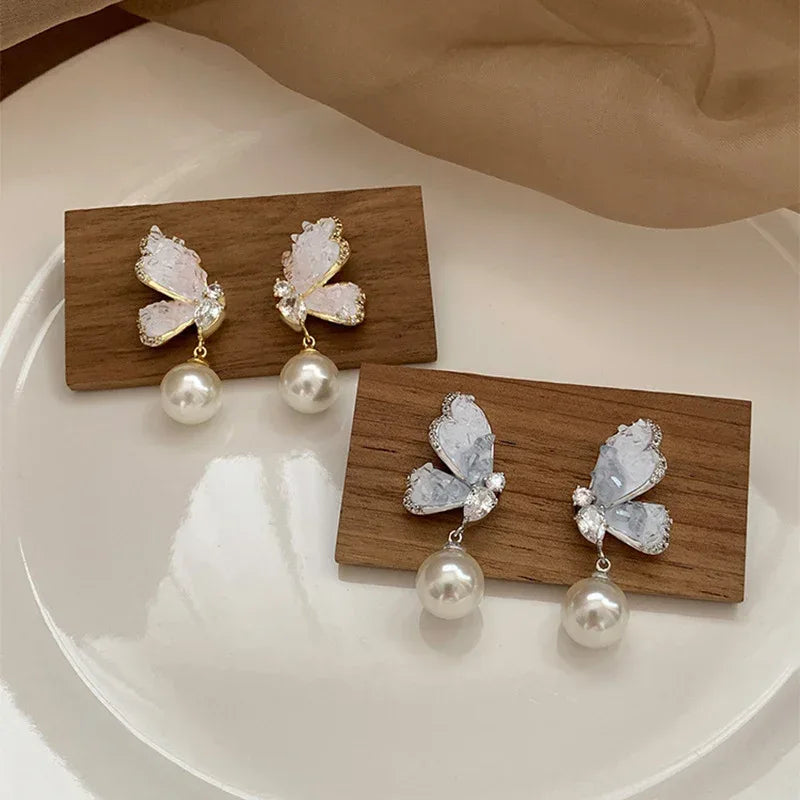 Butterfly Pearl Earrings With Rhinestones - Viexta