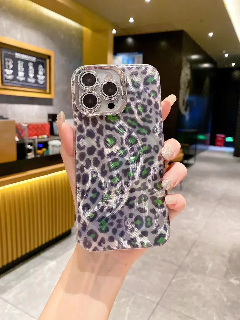 Drop-resistant Women's Gradient Lens iPhone Case - Viexta