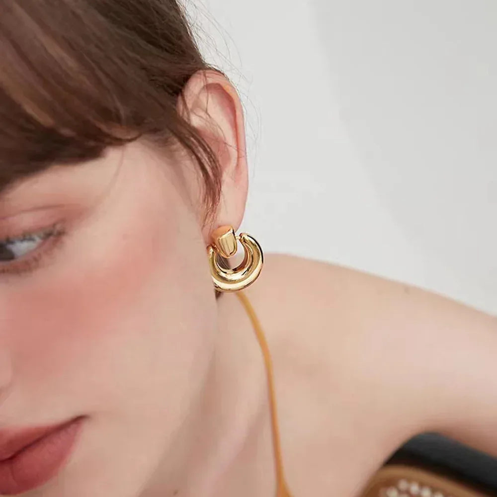 Hypo-allergic Round Studs - Viexta