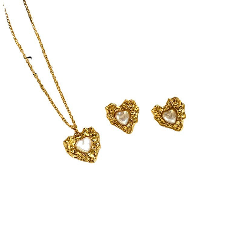 18k Gold French Heart-shaped Ear Studs