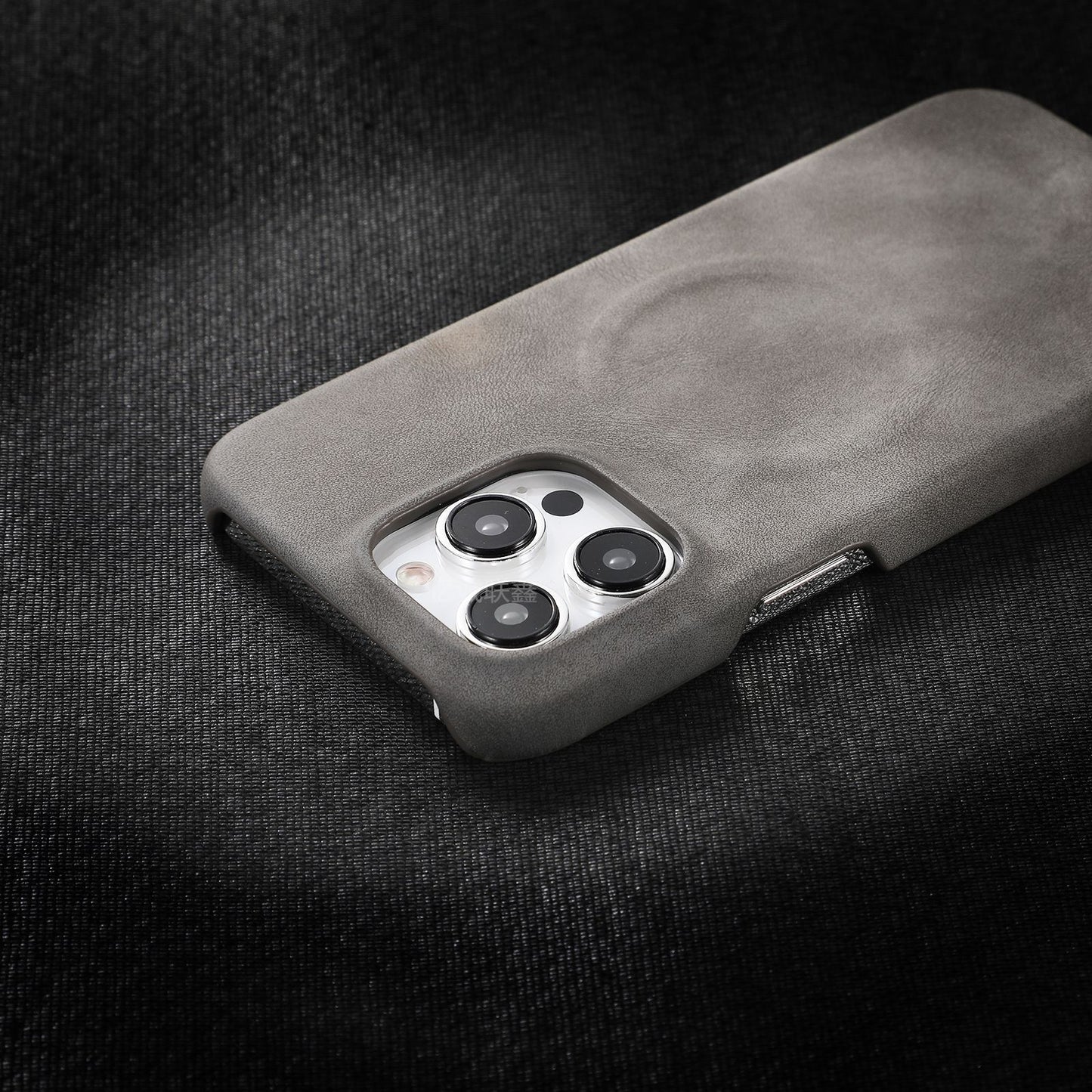 Skin-sensitive Magnetic iPhone Drop-resistant Cover