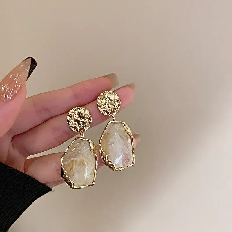 Retro Maillard Irregular Earrings - Viexta