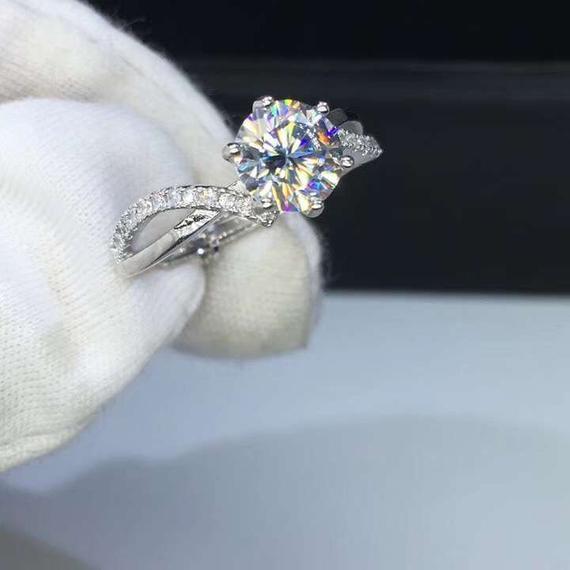 zircon-engagement-ring - Viexta