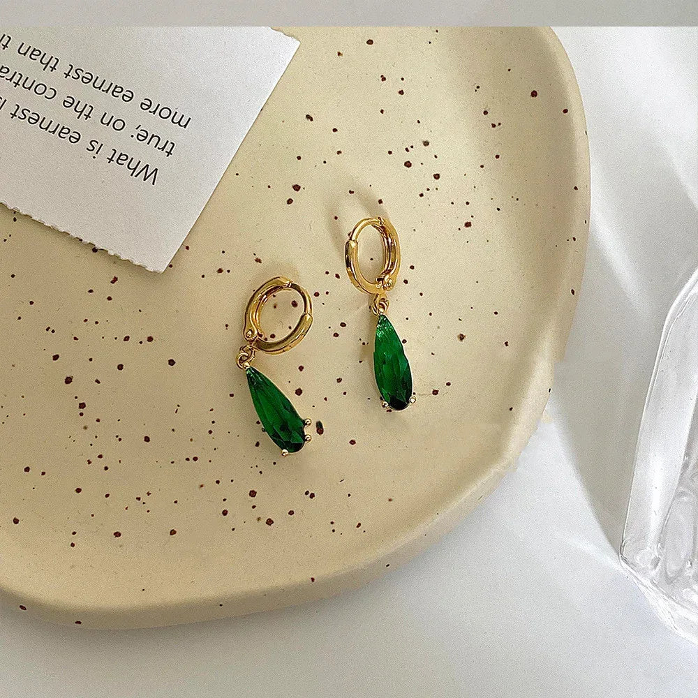 emerald-horse-eye-zircon-earrings - Viexta