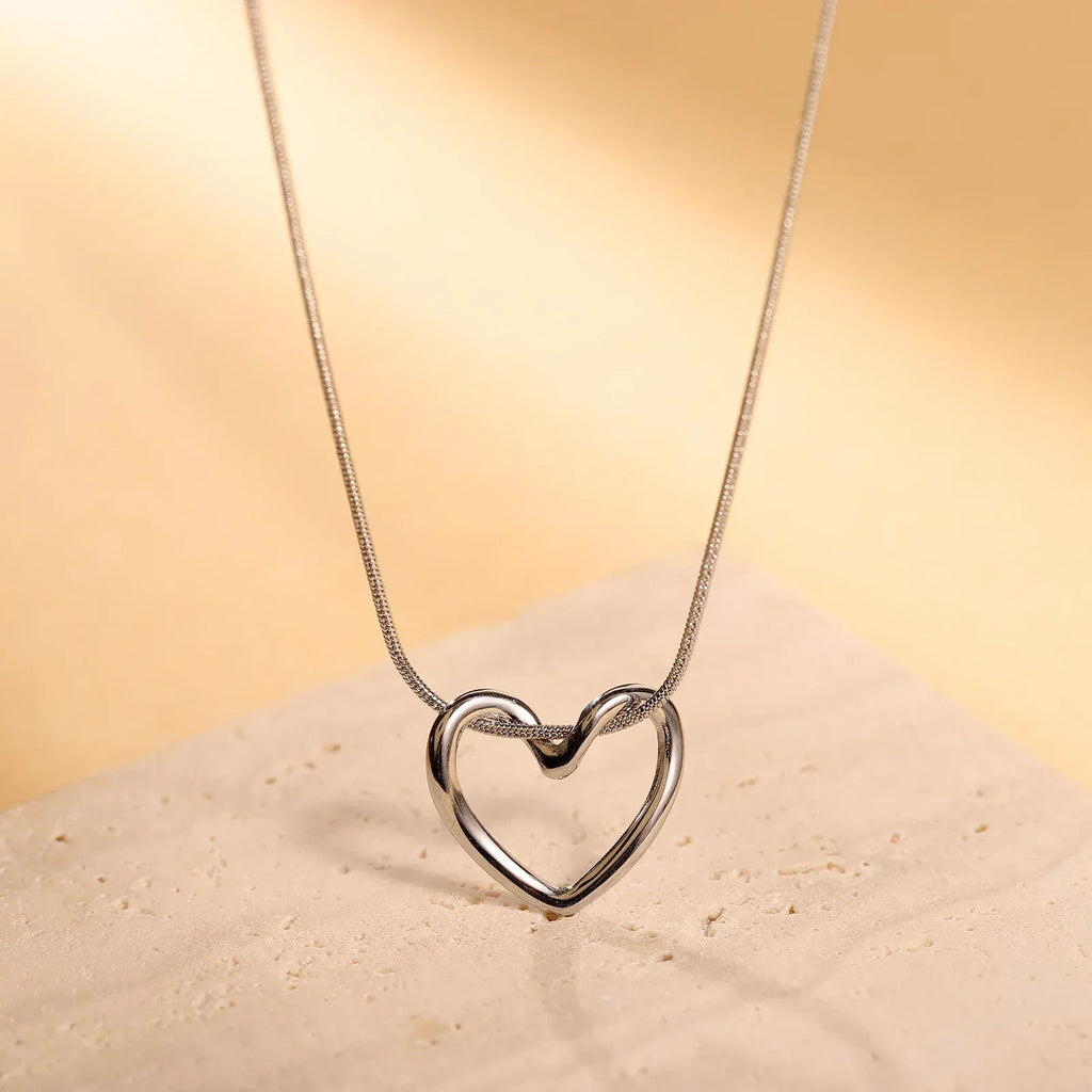 Hollow Heart Necklace - Viexta