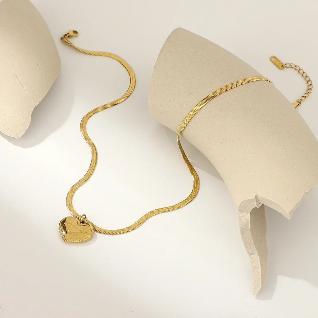 Thick Heart Necklace - Viexta