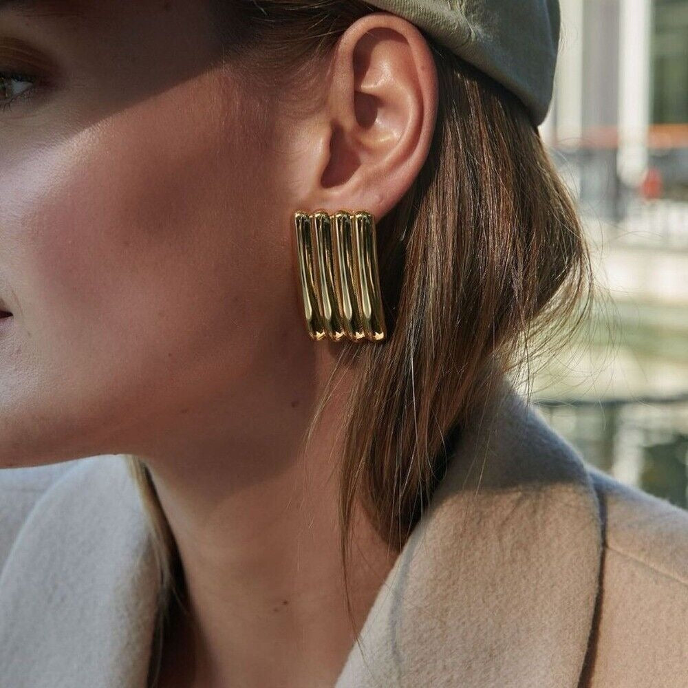 Simple and personalized high-end gold stainless steel striped earrings and earrings