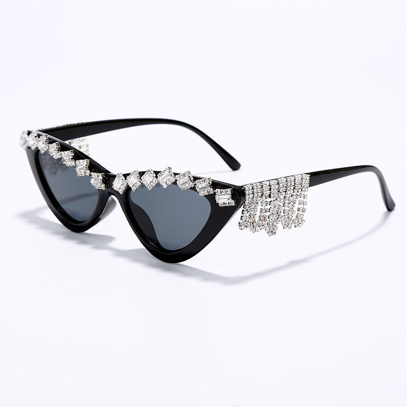 Metal Hinge Personality Fashion Cat Eye Sunglasses Transparent Ocean Piece Triangle Handmade Rhinestone Sunglasses Sunglasses