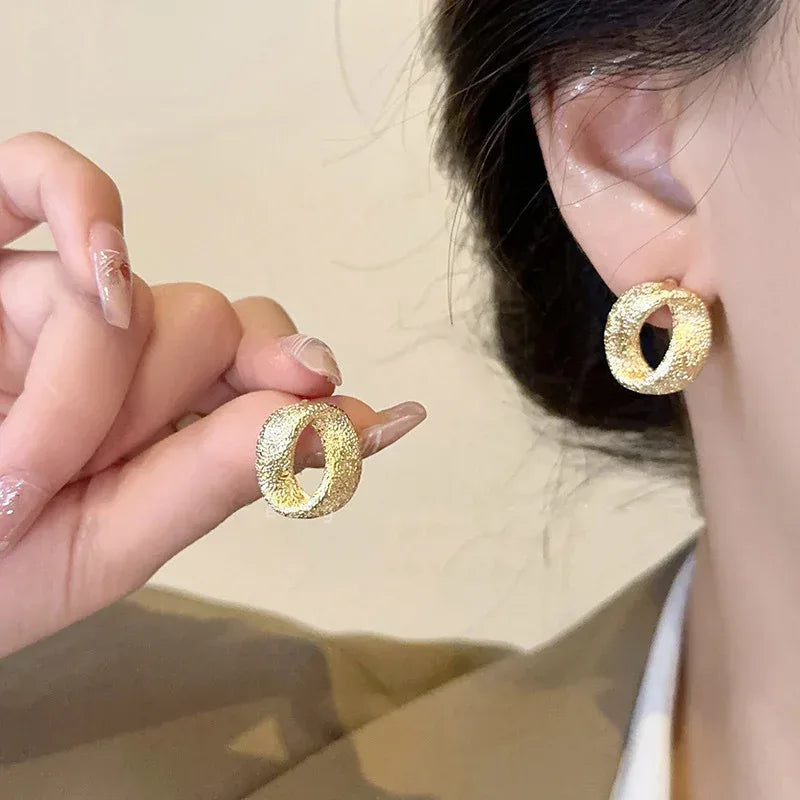 18k-retro-hong-kong-elegant-ear-studs - Viexta