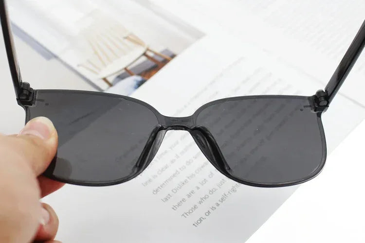 Large Framed Black Sunglasses - Viexta