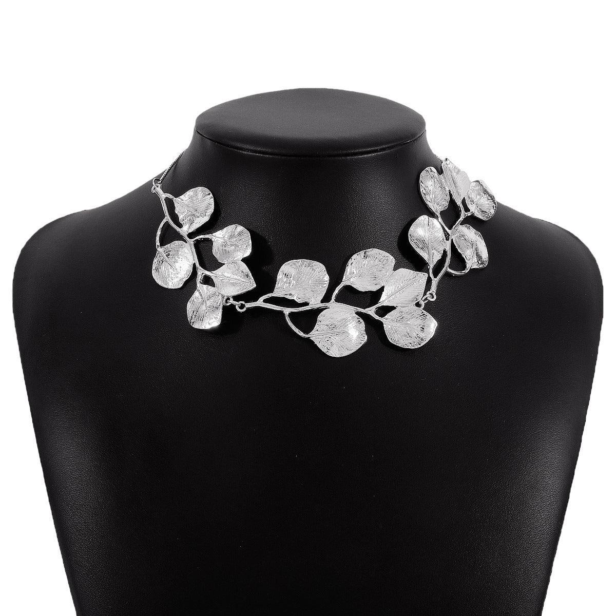 European Leaf-Style Neckwear - Viexta