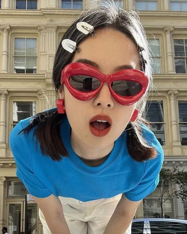Stylish One-piece Sunglasses With Wide Brims - Viexta