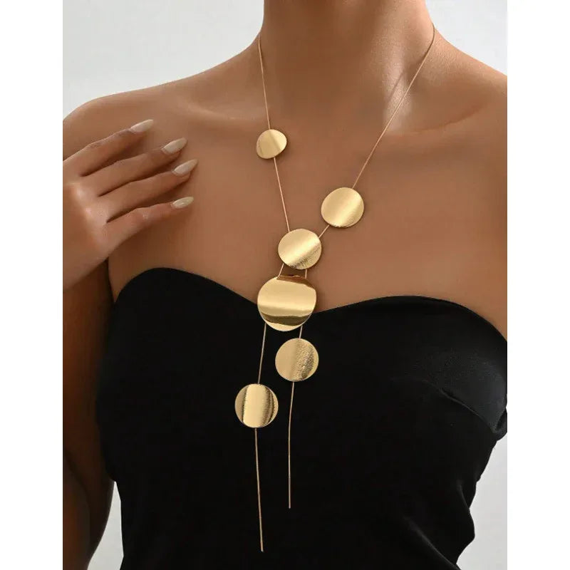 Long Trendy Wafer Hollow Necklace - Viexta