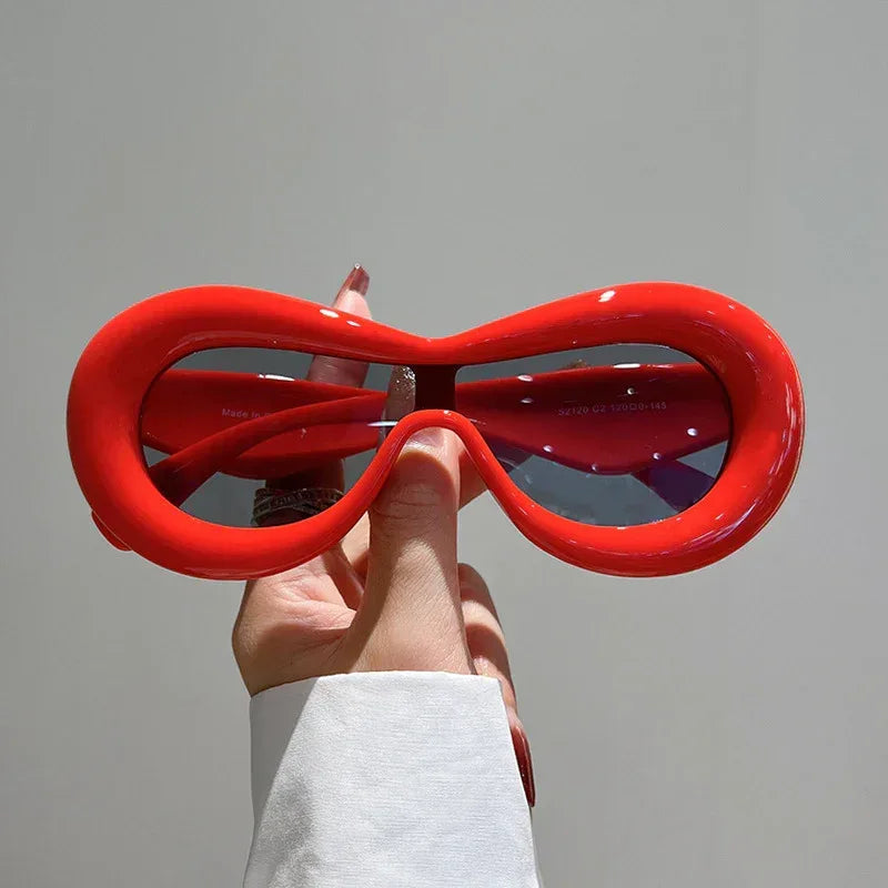 Stylish One-piece Sunglasses With Wide Brims - Viexta