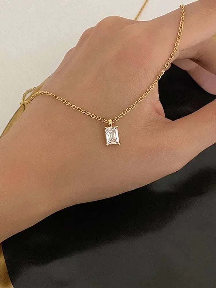 Niche Square Necklace - Viexta